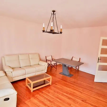 Appartement 1 A 9 Personnes Hagetmau Coeur De Ville Exterior photo